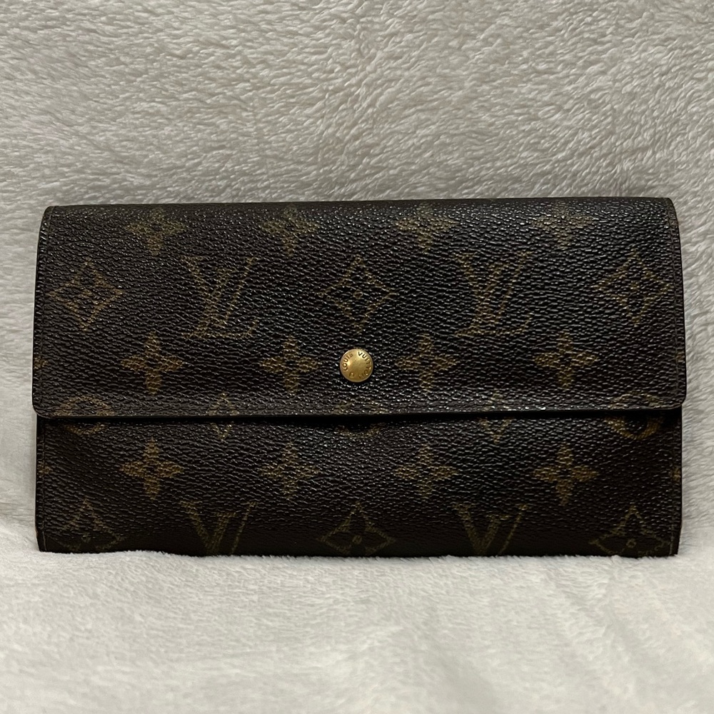*sold* Louis Vuitton Monogram Trifold Long Wallet in very good condition